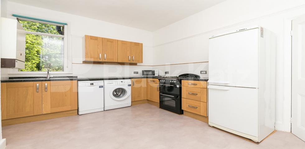 			2 Bedroom, 1 bath, 1 reception Flat			 Goodwyns Vale, Muswell Hill
